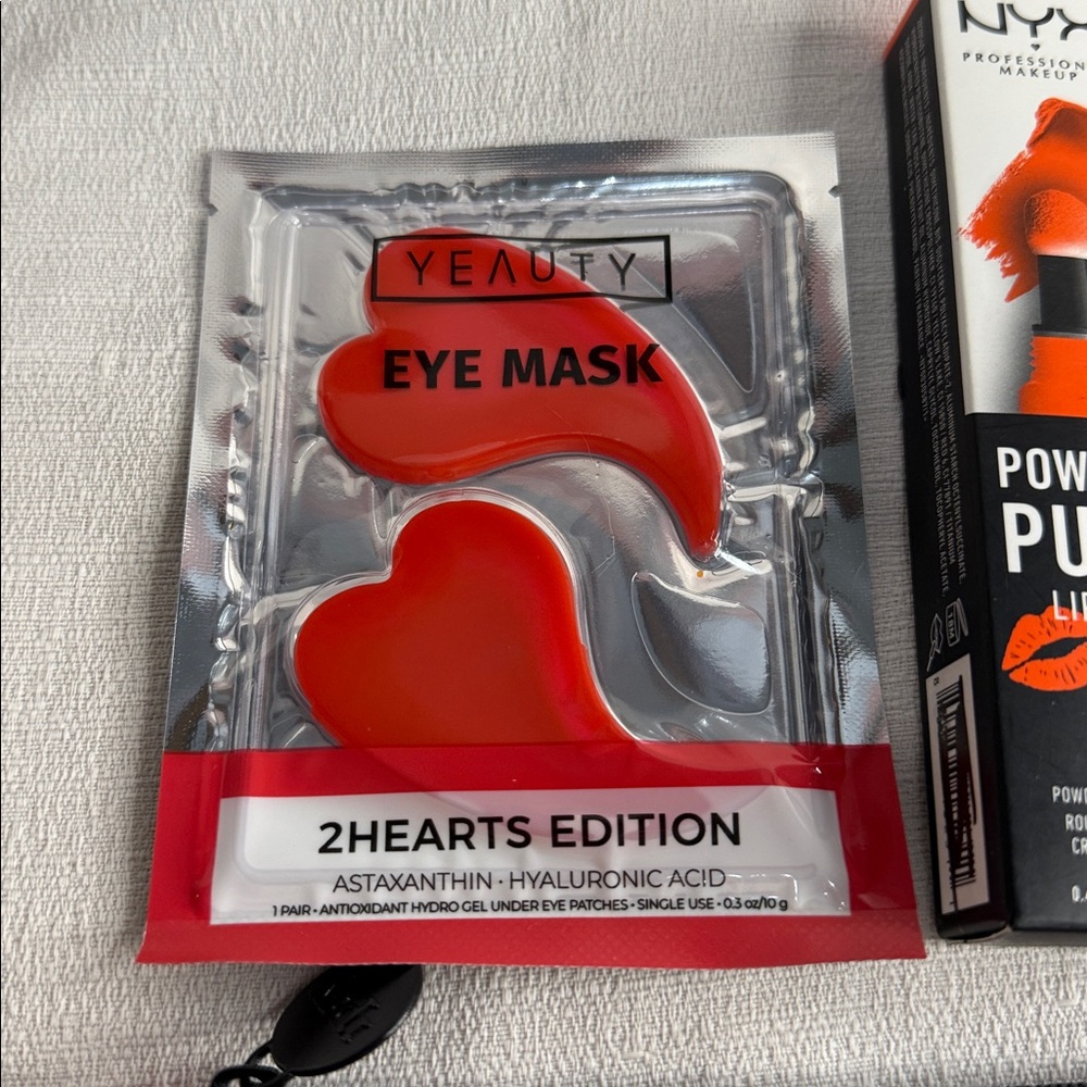 Ipsy Red Mask Cosmetic Bundle - Picture 2 of 8